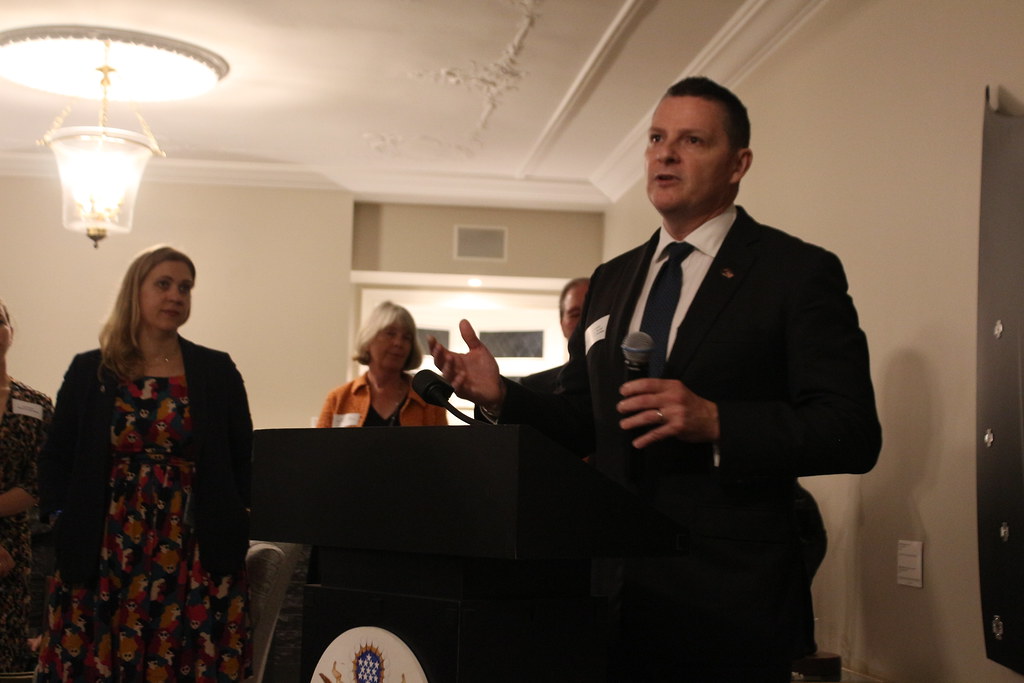 Enhancing Digital Marketing Strategy with AI Content Generation and CRM Integration