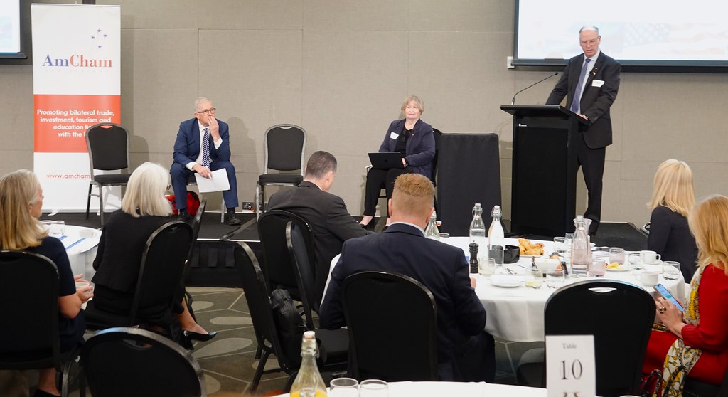 Enhancing Digital Marketing with AI: The Synergy of SEO and Email Marketing