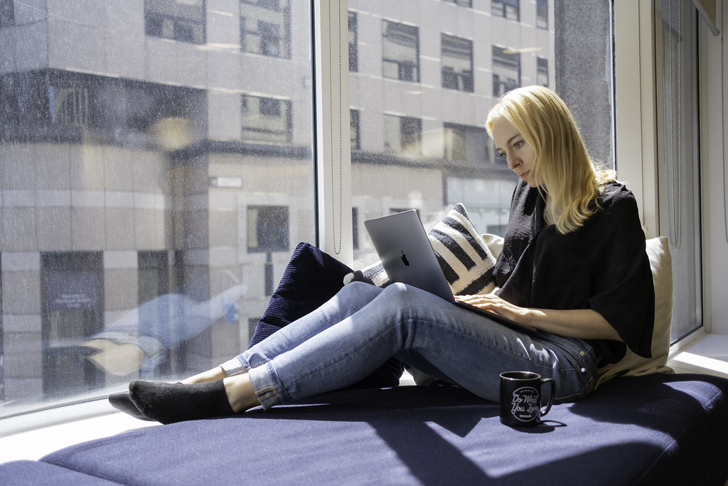 Harnessing AI Content Generation for Enhanced Email Marketing Strategies