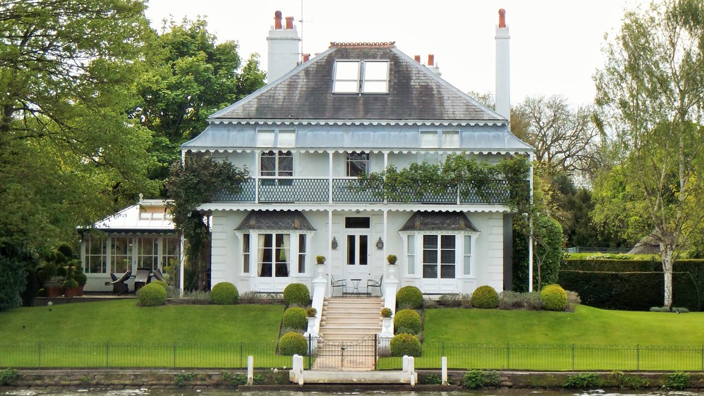 The Art of Luxury Real Estate: Unveiling Paradise Valley's Hidden Gems