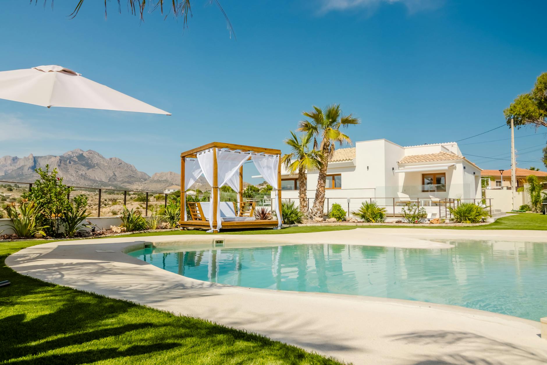 Discover the Epitome of Luxury Living in Paradise Valley