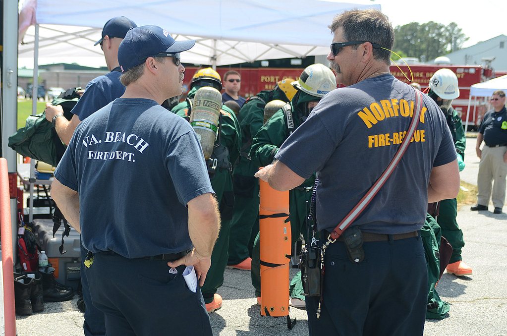 Hazmat teams evacuate building in central Phoenix due to possible carbon monoxide leak - KTAR News 92.3 FM