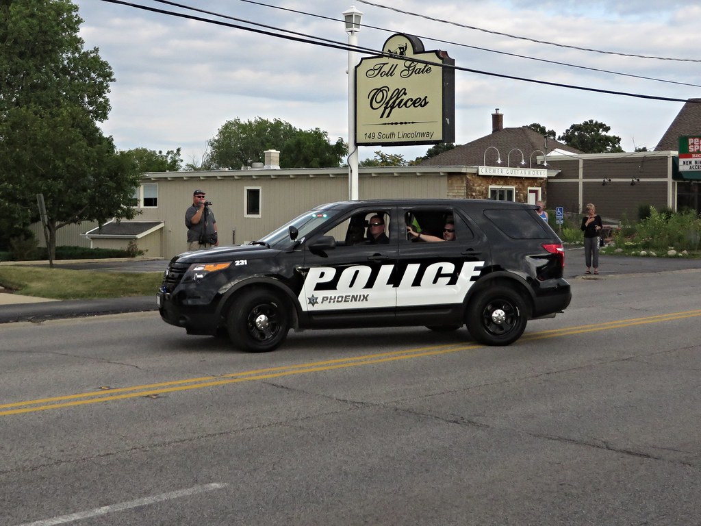 Phoenix police on the scene of officer-involved shooting near Durango Curve - AZ Family
