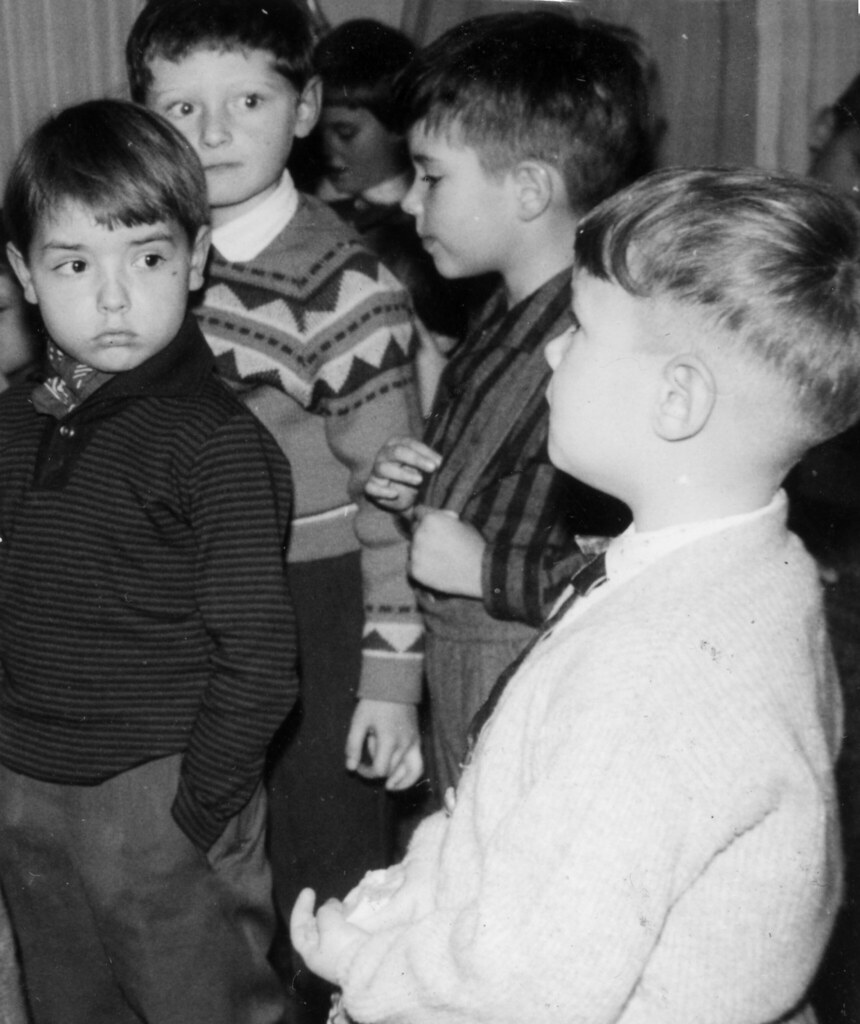 Man seriously hurt after crashing into tax center building in central Phoenix - 12News