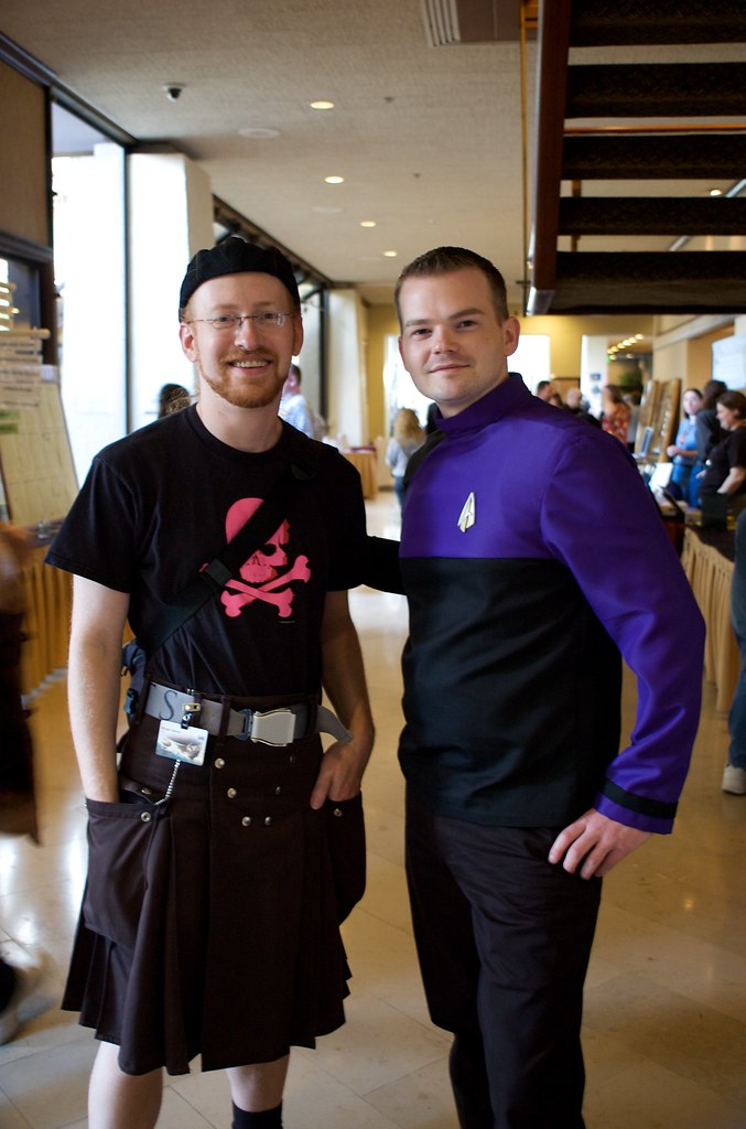 Phoenix officers shoot, kill armed man at domestic violence call, police say - 12News