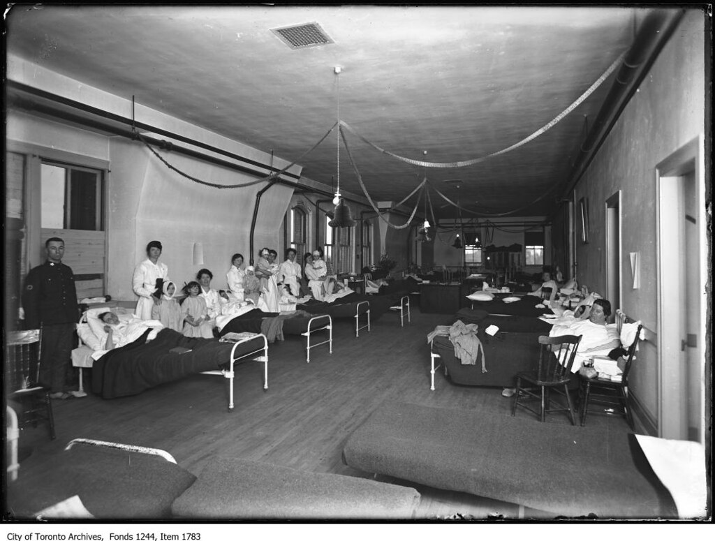 3 hospitalized after two-car crash in north Phoenix - AZ Family