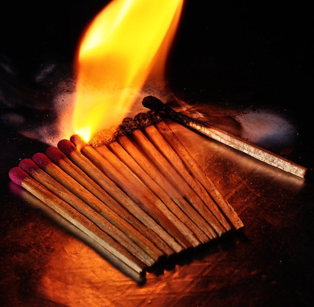 Chain-reaction crash near Lake Pleasant kills Phoenix man, critically injures teen passenger - KTAR News 92.3 FM