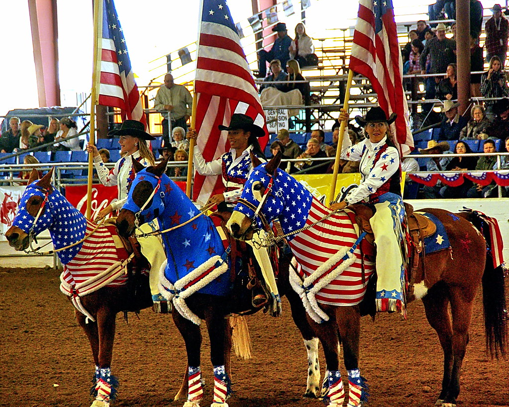 Scottsdale’s Lucky Rose Boutique invites shoppers to grand opening - KTAR News 92.3 FM