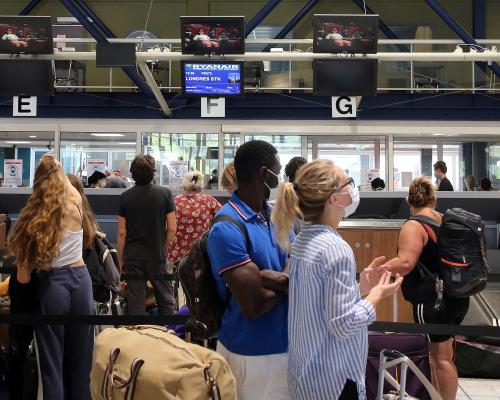 Home Office U-turn will let some dual nationals use EU passport to enter UK