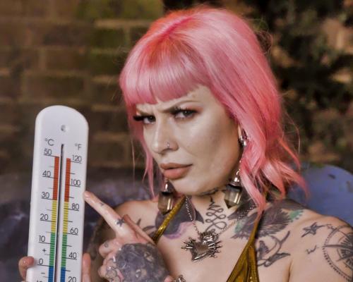 Are OnlyFans models the best way to explain the climate crisis?