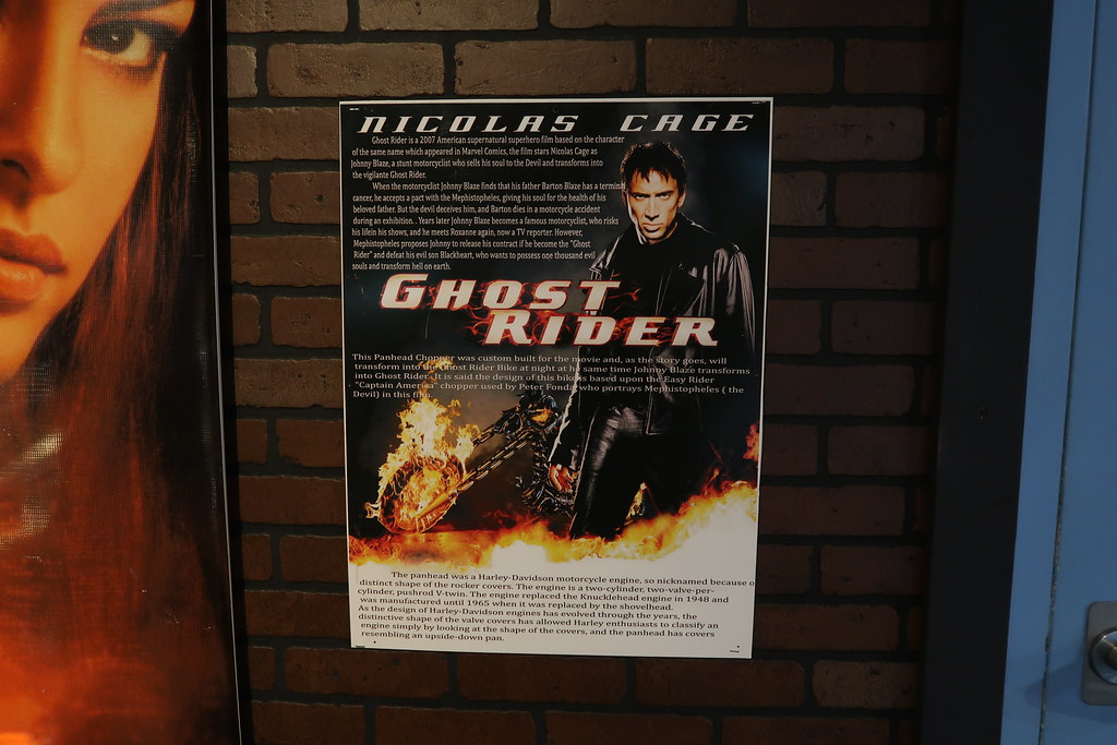 Motorcyclist dies after crash in north Phoenix - 12News