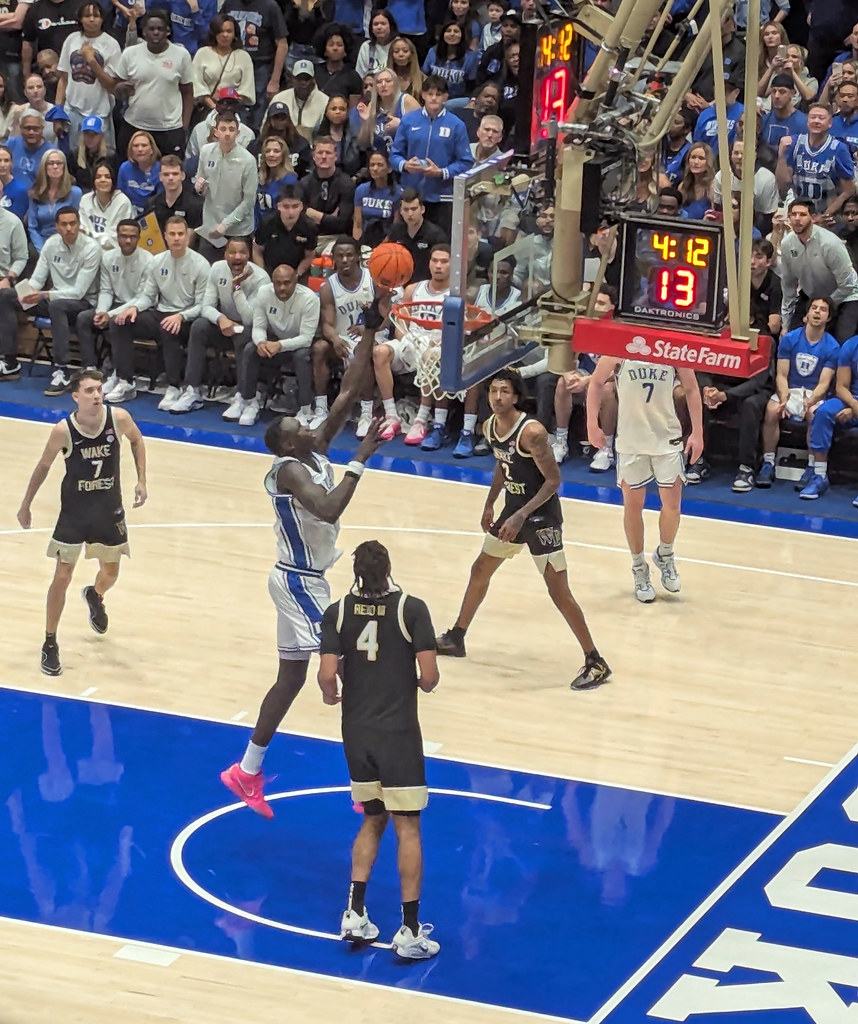 Khaman Maluach’s lack of Suns role has concerning lack of precedent - Arizona Sports