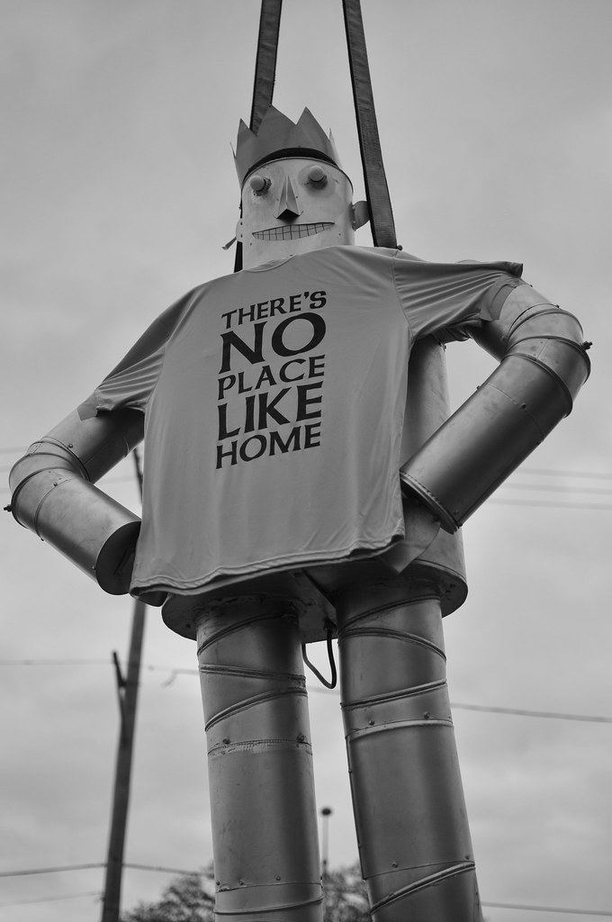 'No Kings': Thousands rally at protests across Phoenix area - FOX 10 Phoenix