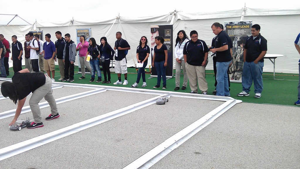 2026 NASCAR Odds: Ryan Blaney, Denny Hamlin Tied Atop Board for Phoenix - FOX Sports