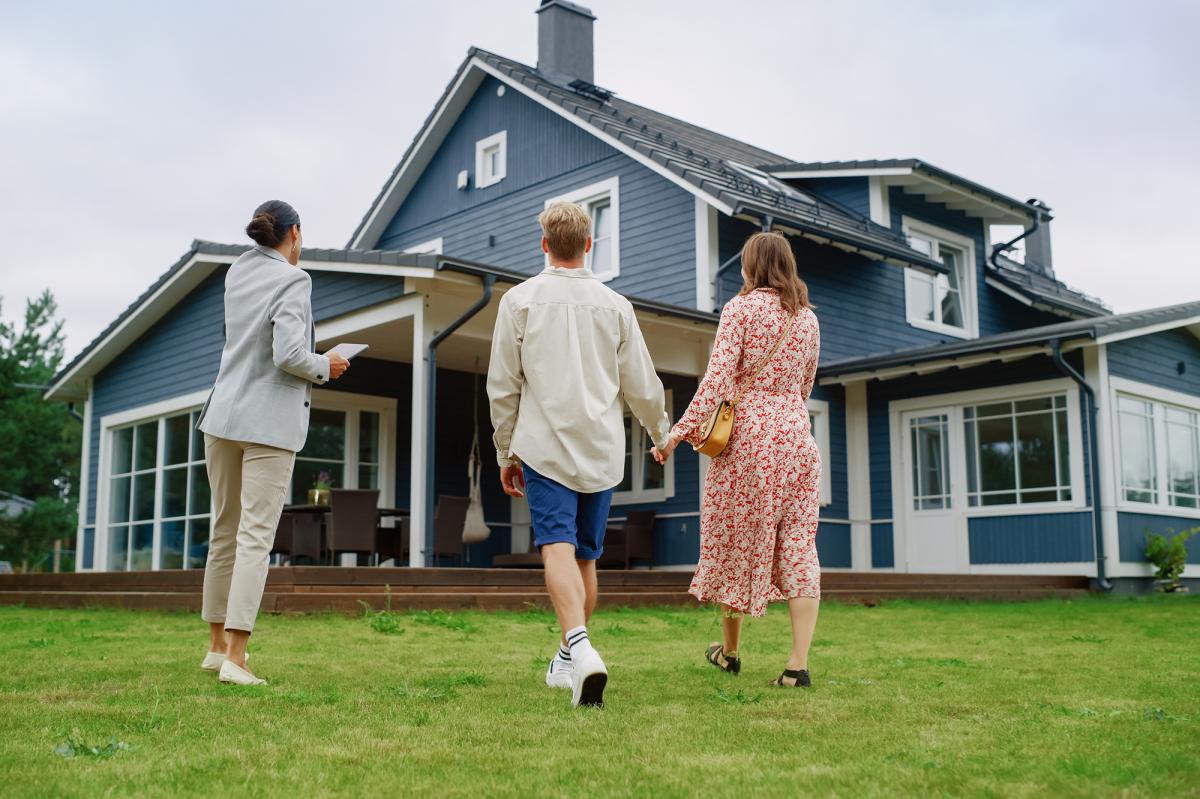 AI home staging is creating unrealistic expectations for buyers: ‘My client walked out within minutes’