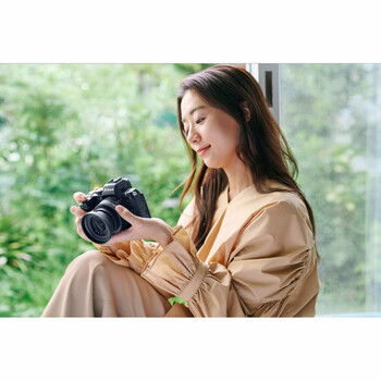 Why APS-C Cameras and Lenses Are Having Their Best Year Ever