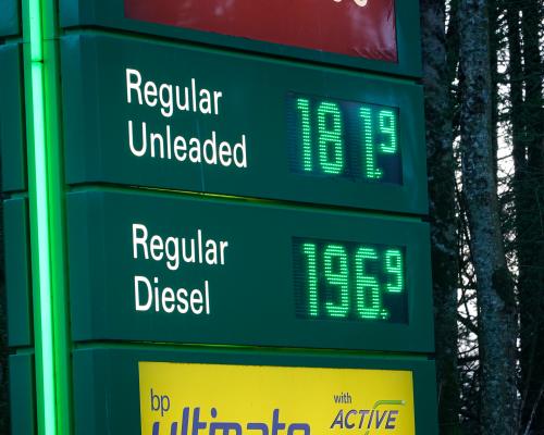 UK hit by record rise in fuel prices as Iran war bites; Trump sends European stock markets sliding – business live