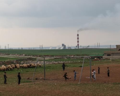 War in Middle East has ‘heightened the risks to the global economy’; markets in ‘panic mode’ as oil jumps and shares fall – as it happened