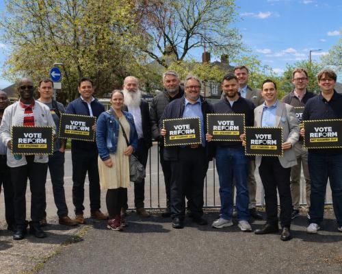 Is Richard Tice’s picture AI-manipulated? Here are five giveaways