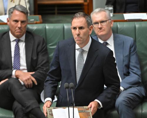 Crossbench MPs pressure Labor over gas export tax – as it happened
