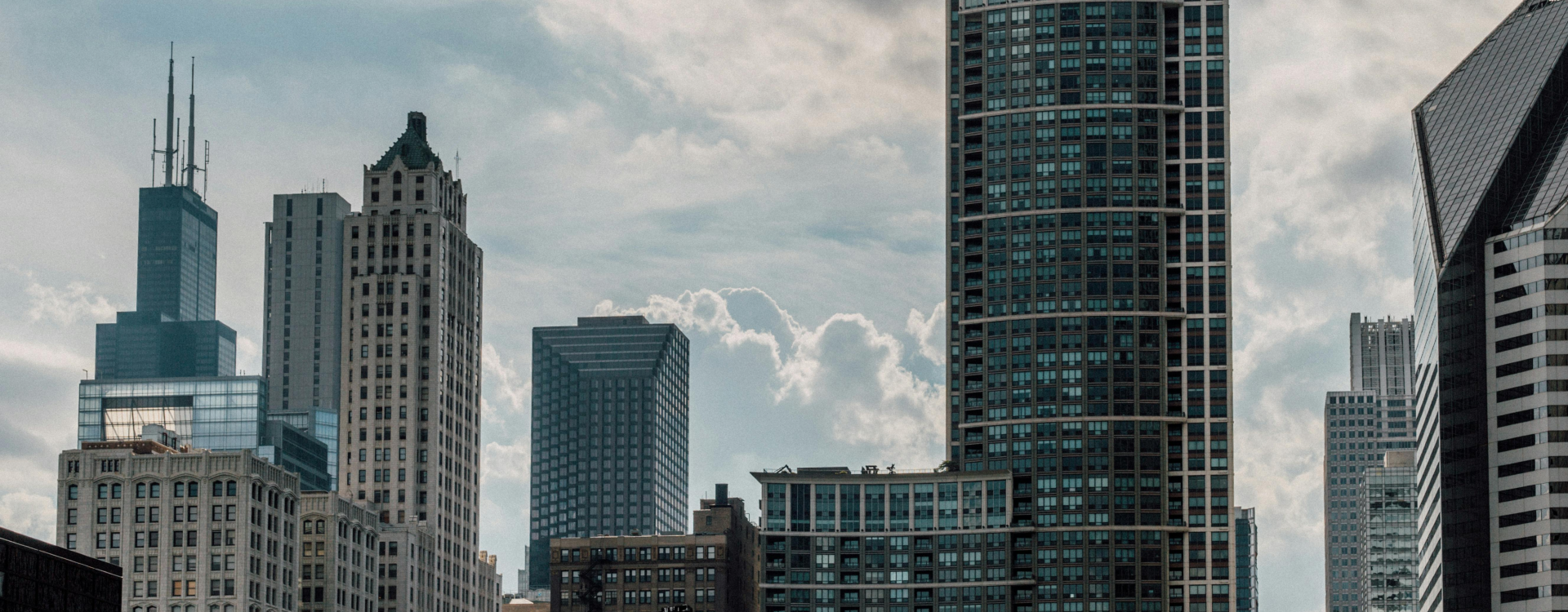 Commercial building marketing KPIs property managers should track | Alvéole