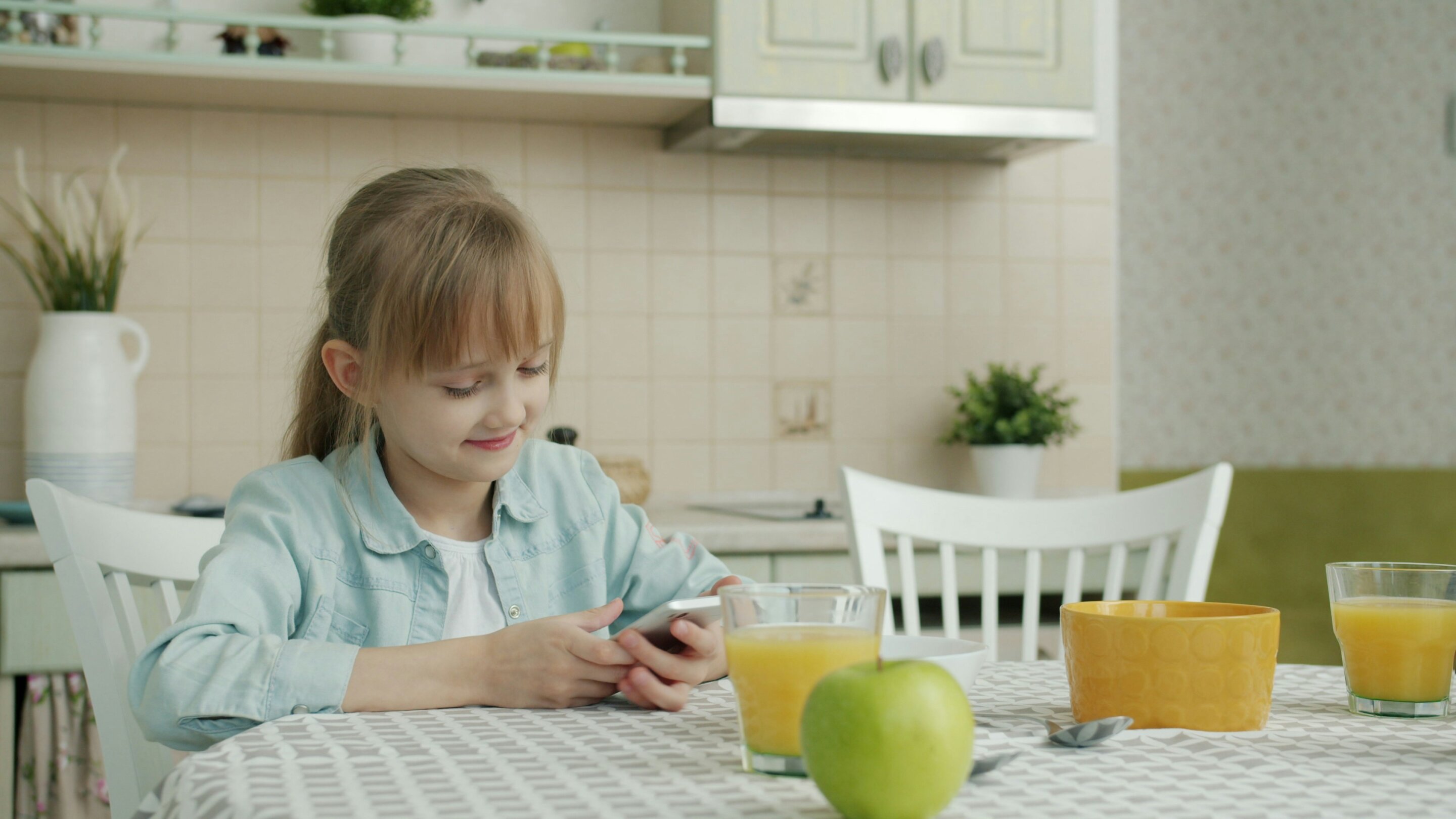 Good for business, bad for children: Food brands use AI to target kids and teens with digital marketing