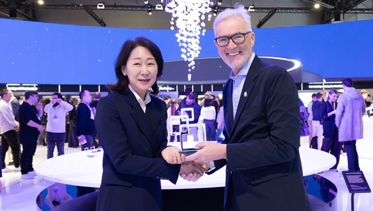 Samsung Galaxy S26 Ultra Awarded ‘Best in Show’ at the Global Mobile Awards at Mobile World Congress 2026