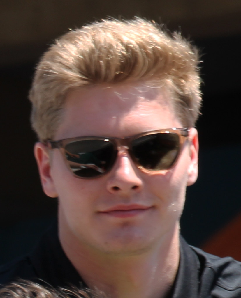 Josef Newgarden Hunts Down Victory, Takes Series Lead at Phoenix - INDYCAR.com