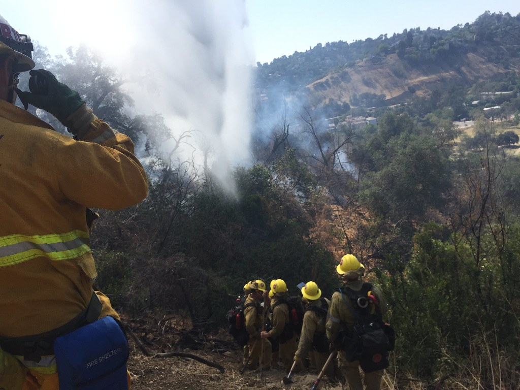 Firefighters gain control of brush fire at bottom of the Salt River - AZ Family