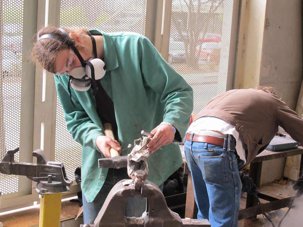 Peterson Pours in 24 Points, No. 14 Kansas Falls at No. 2 Arizona, 84-61 - kuathletics.com