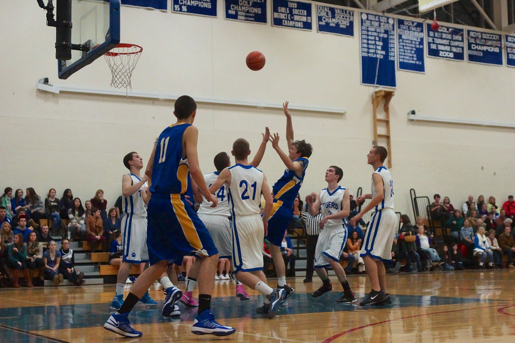 Caleb Holt commits to Arizona: Wildcats land 5-star recruit, 2026 class' No. 1 shooting guard - CBS Sports