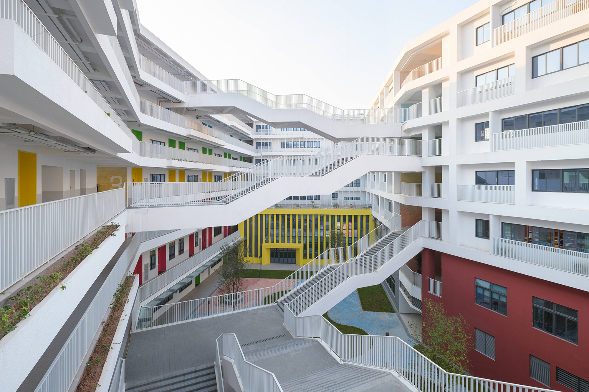 Shenzhen Longhua Foreign Languages School (Fucheng Campus) / Z&Z STUDIO