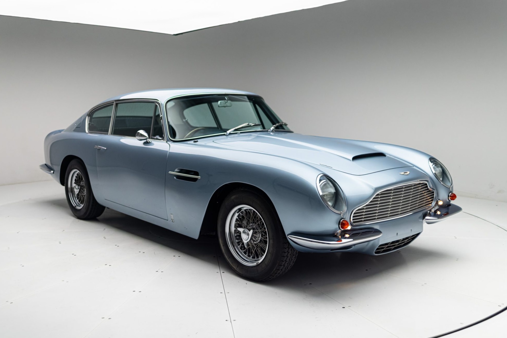 1967 Aston Martin DB6 5-Speed