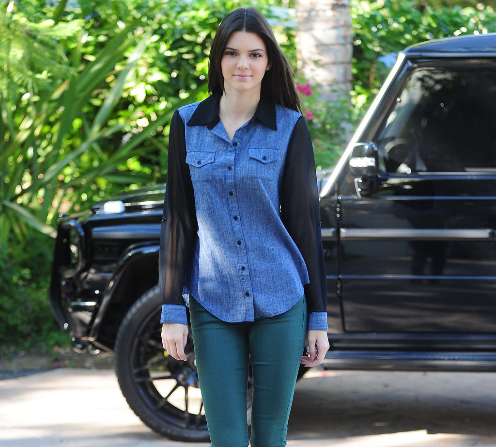 Kendall Jenner reveals bathroom renovation as Interior Design dreams grow stronger - HOLA