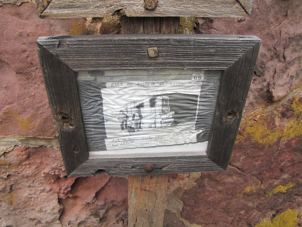 Candy Dispenser Picture Frame - Wall Mounted Gumball Machine & Photo Display, Fun Home Decor Gadget - ruhrkanal.news