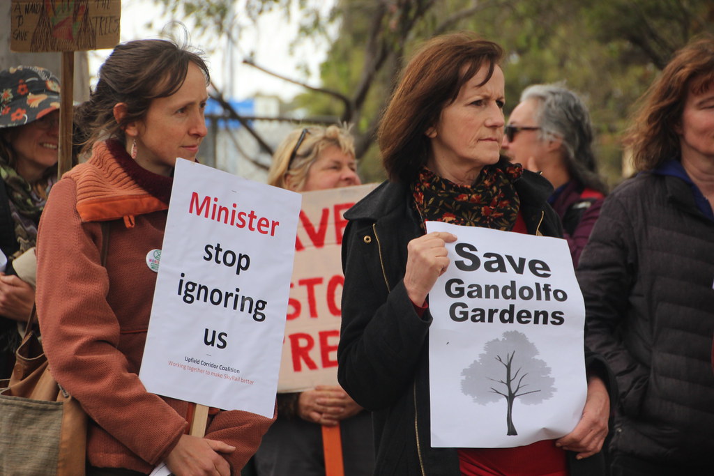 Stop Ignoring Your Flooring – Why Designers Say the ‘Sixth Wall’ Is 2026’s Most Unexpected Design Statement - Homes and Gardens