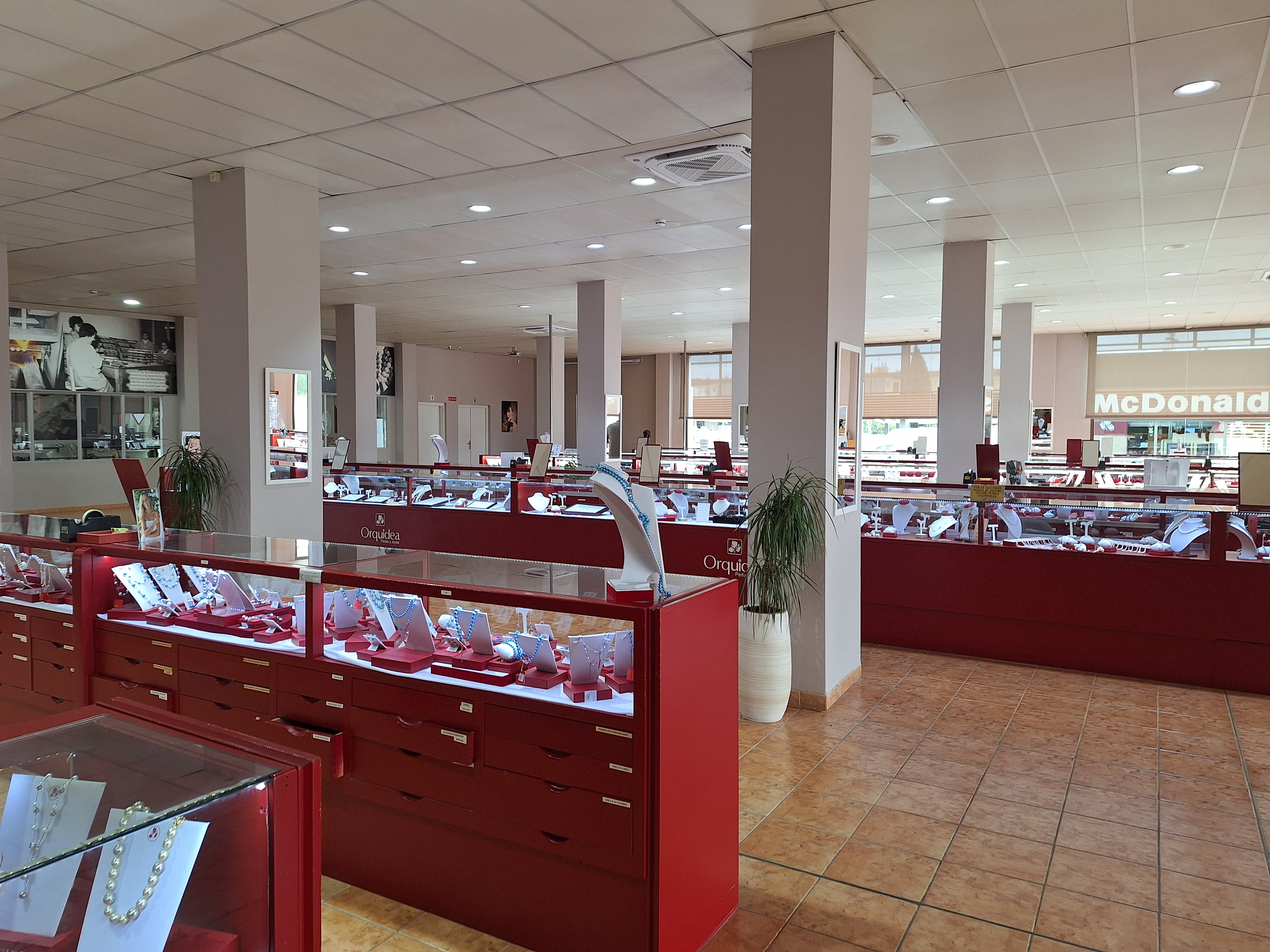 Tile of Spain Manufacturers Present Top Macro Trends Shaping the Future of Architecture and Interior Design - PR Newswire