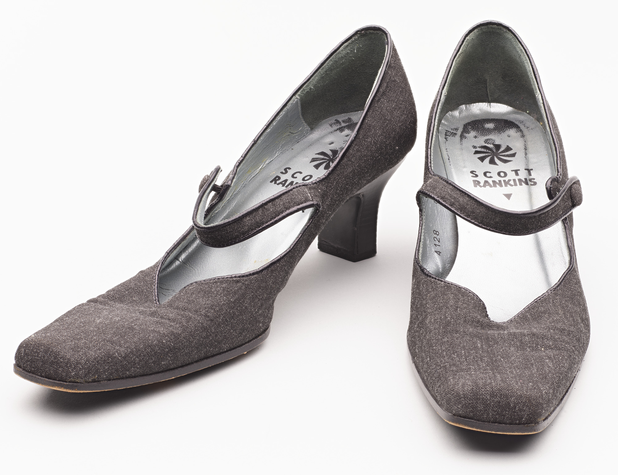 27 Interior Design Living Room Ideas for 2026 The Kind Professionals Don’t Post For Free - TheCoolist