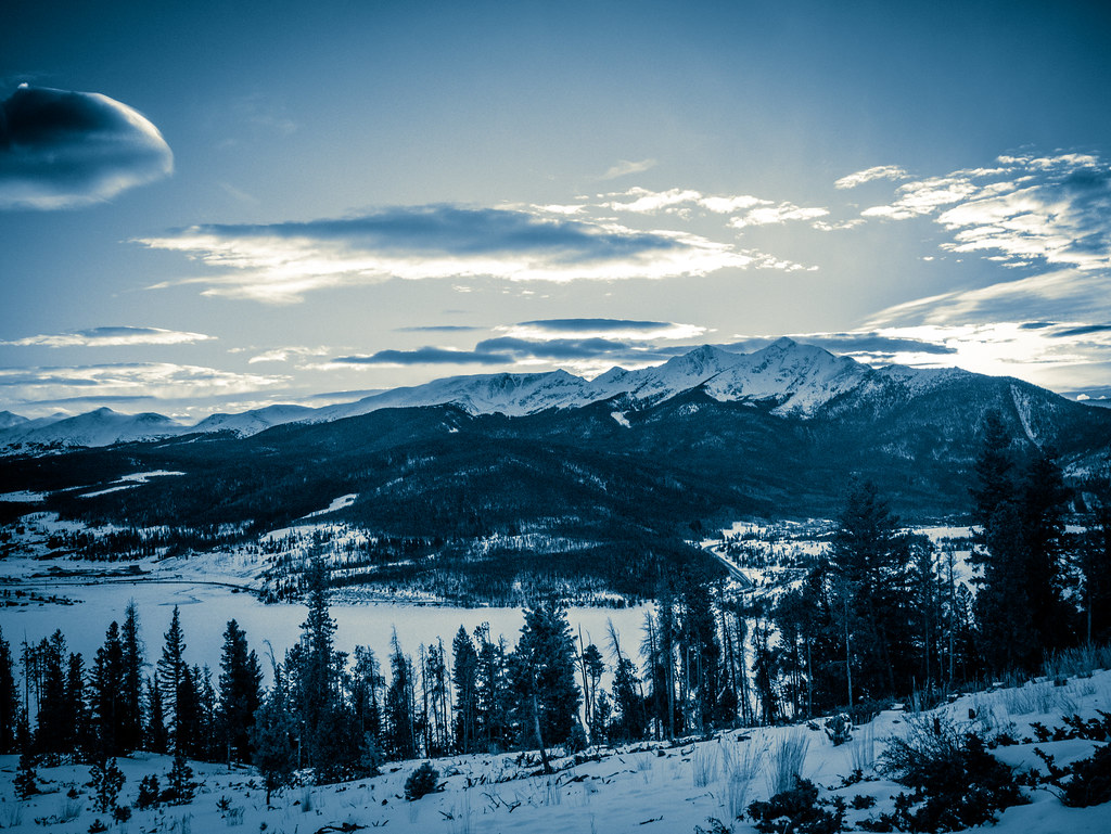 2 men shot outside strip mall in north Phoenix - AZ Family