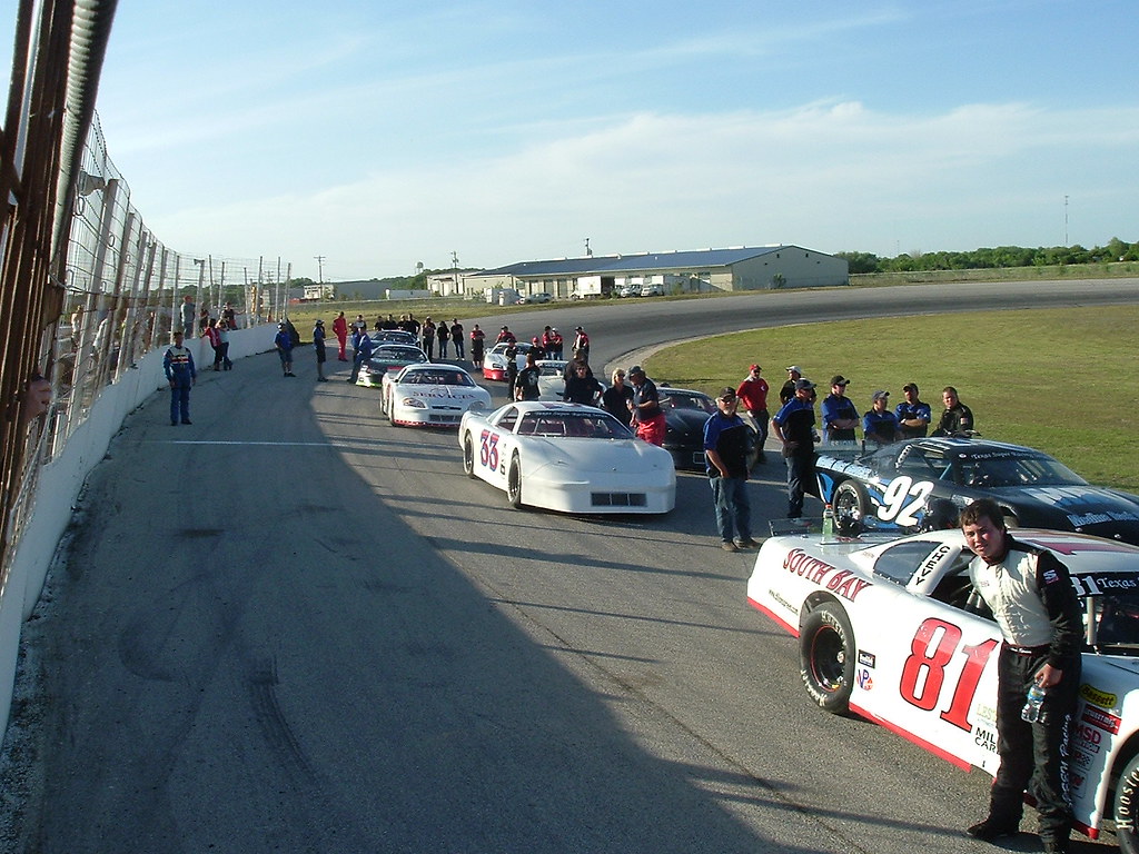 NASCAR lineup after qualifying at Phoenix. TV time, channel - Daytona Beach News-Journal