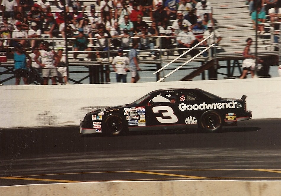 NASCAR Phoenix qualifying results, Joey Logano on the pole as starting lineup set - The Tennessean