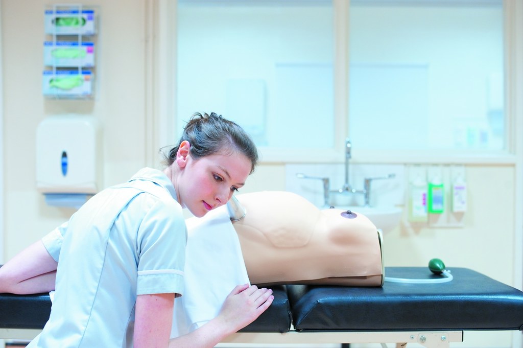 Woman driving without a license has medical emergency & crashes - KCRG