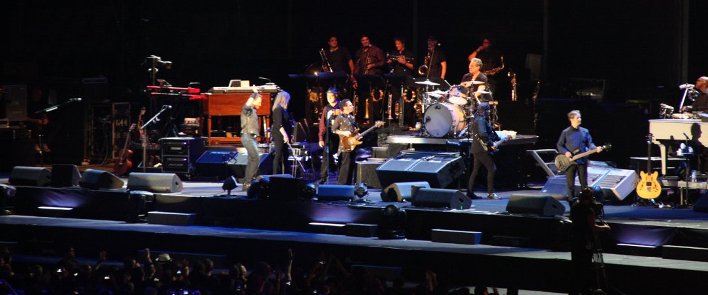 Bruce Springsteen is bringing tour 'in defense of America' to Phoenix - The Arizona Republic