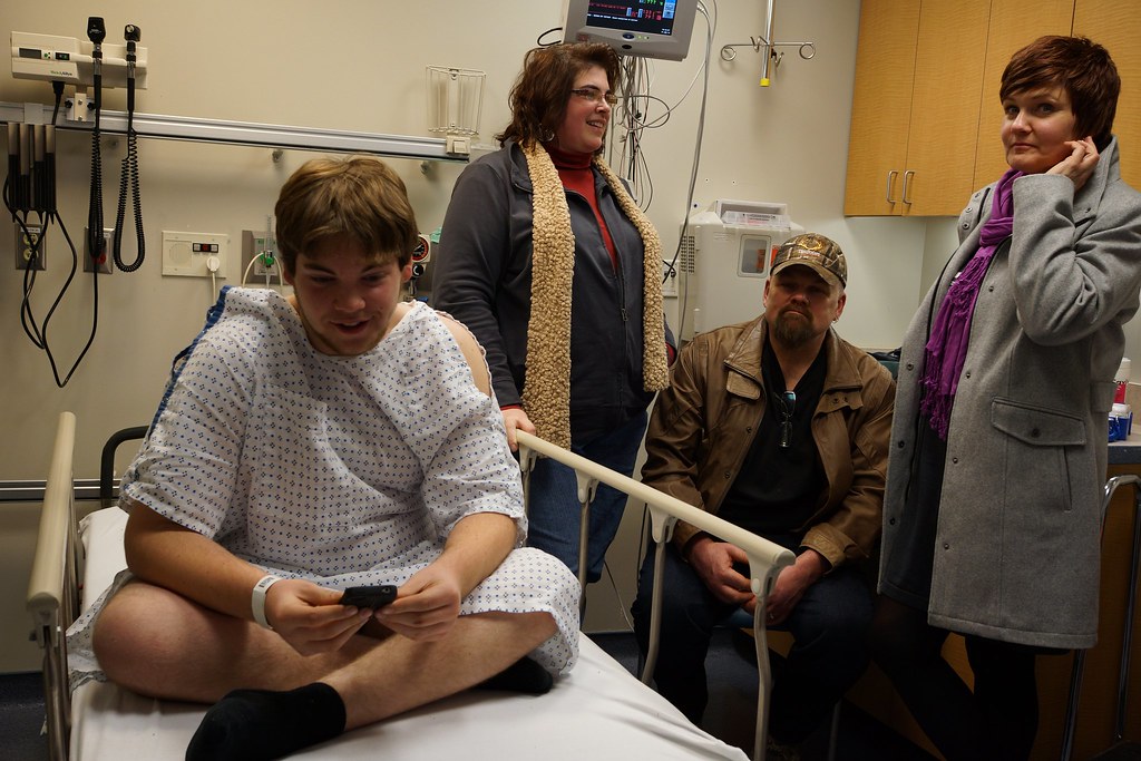 1 hospitalized after crash in north Scottsdale - AZ Family