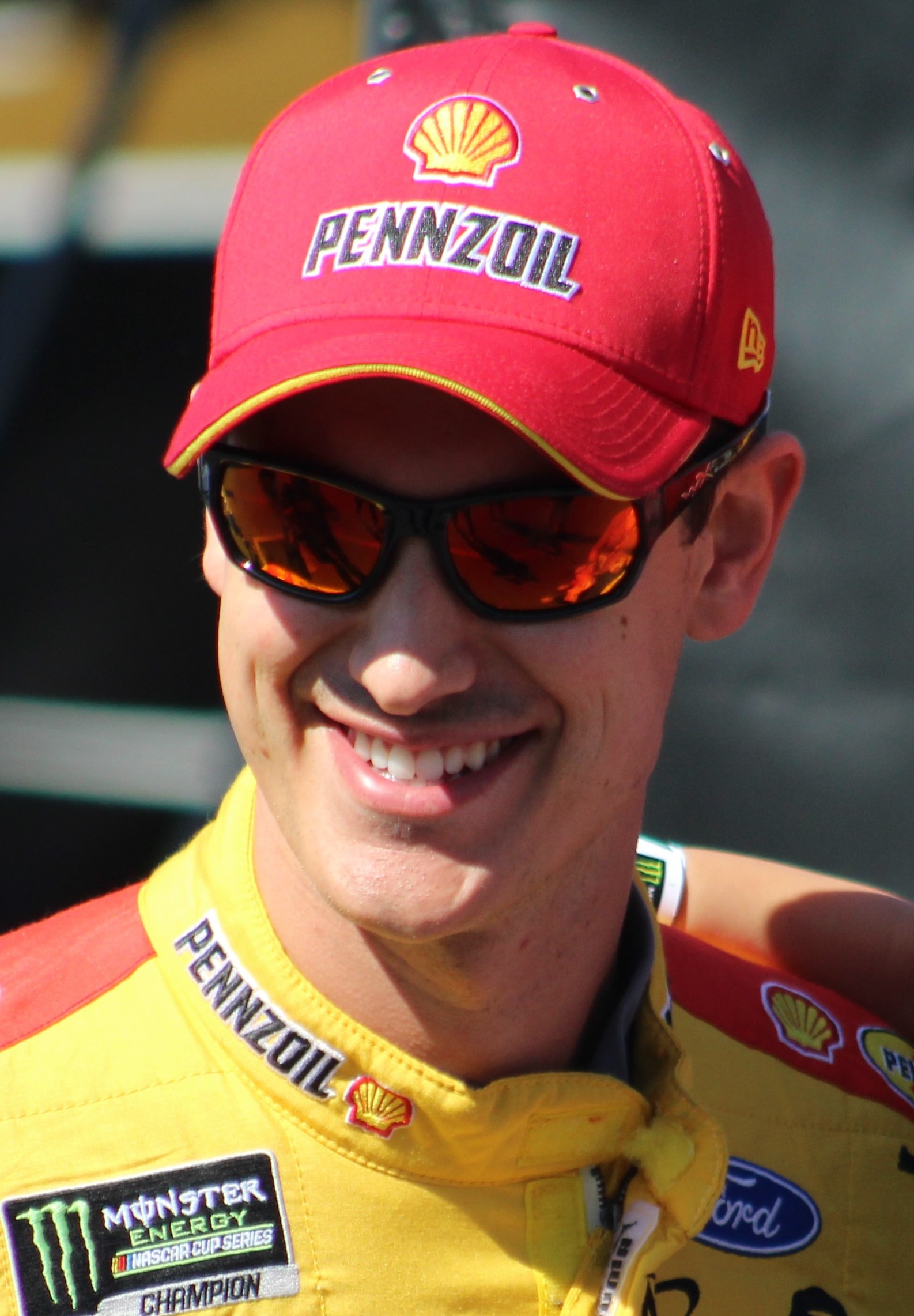 Joey Logano snags Busch Light Pole Award for Phoenix Cup race - NASCAR.com