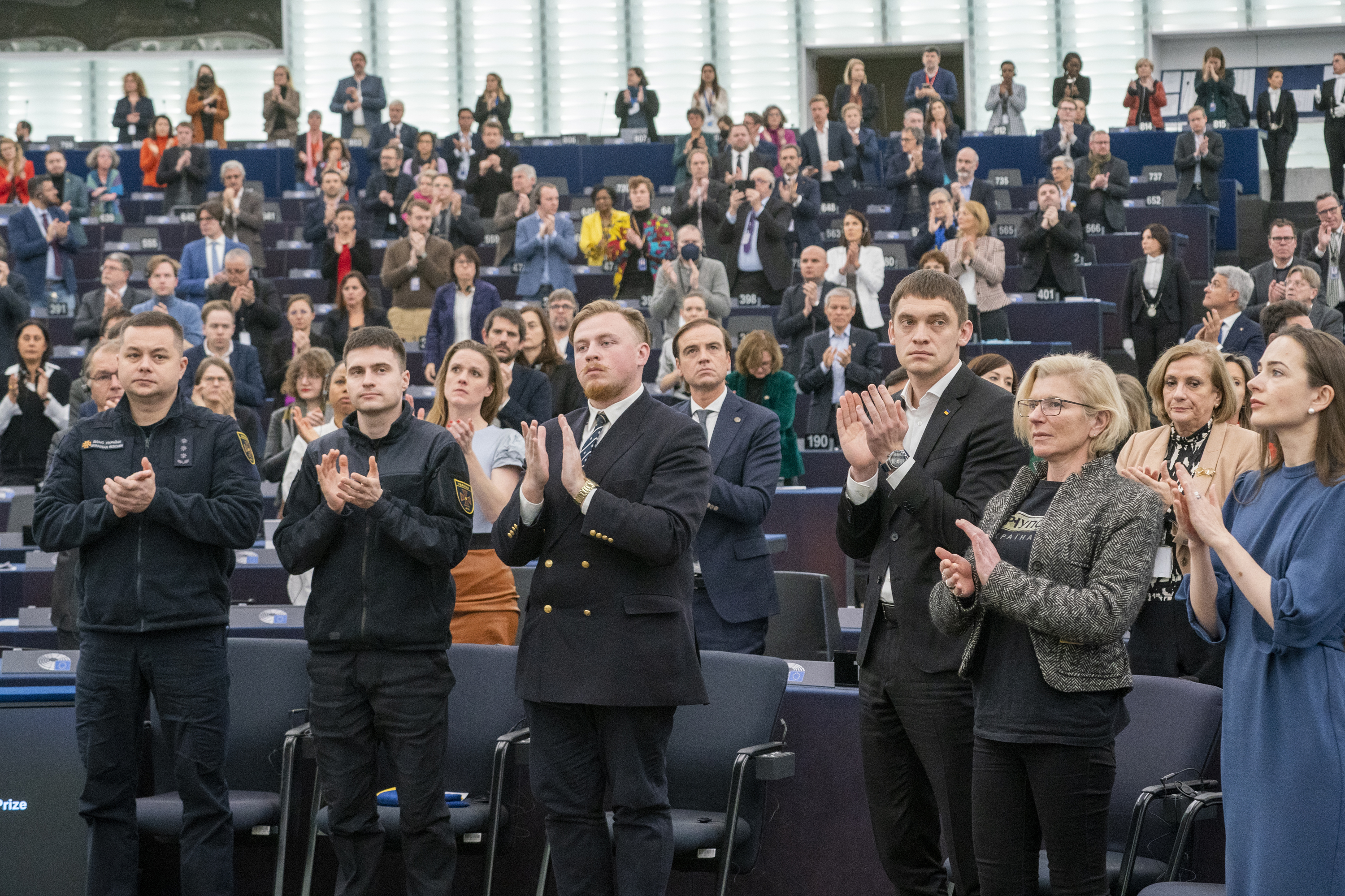 Man fighting for life after being shot at north Phoenix gas station - AZ Family
