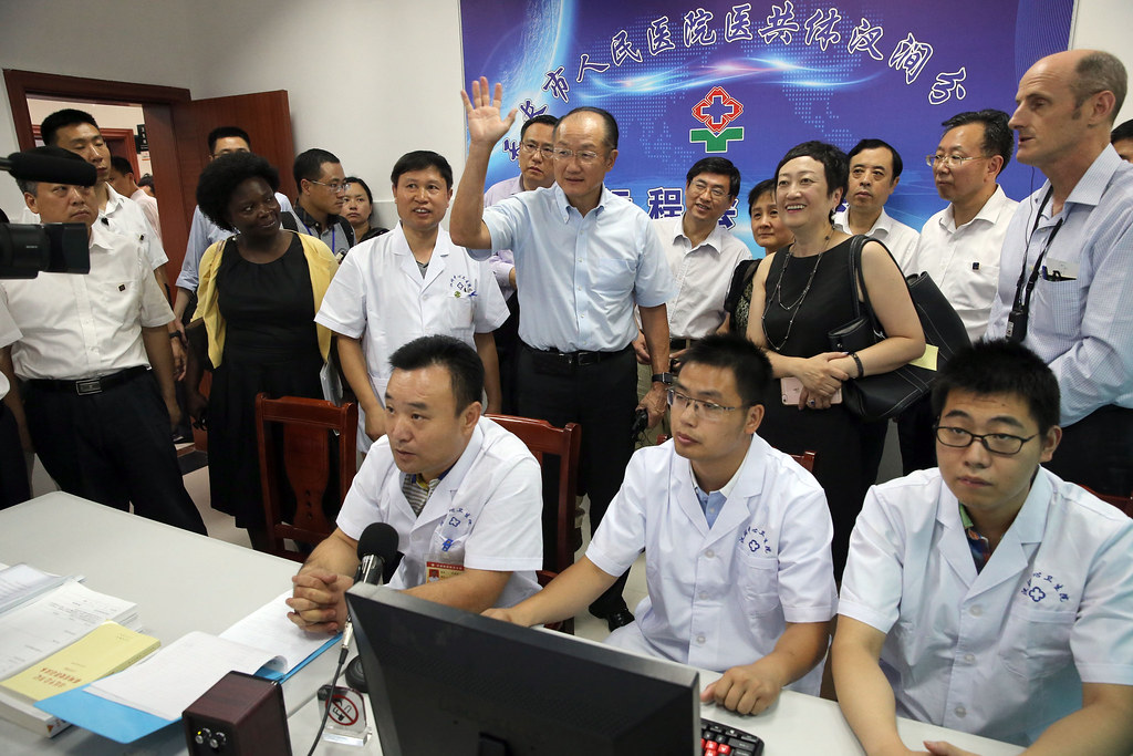 Medical staff holds emergency meeting, informally votes 'no confidence' in PeaceHealth leadership - NPR for Oregonians