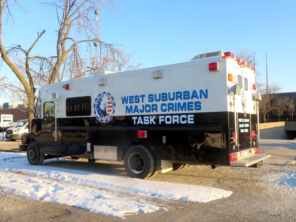 West Suburban Medical Center in Oak Park closes, village officials say - CBS News