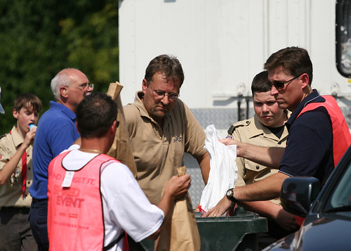 West Suburban Medical Center closing temporarily as it runs out of cash to pay employees - WBEZ Chicago
