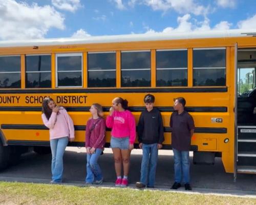 Mississippi school kids stop school bus on highway after driver passes out